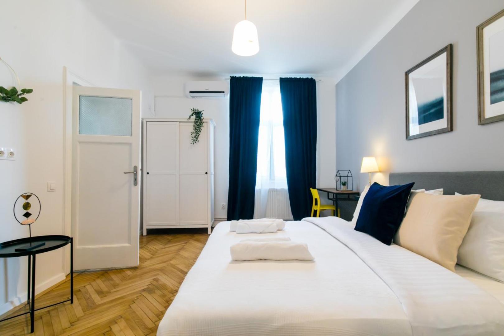 Heart Of The City - Cozy Apartments In Prime Location 布加勒斯特 客房 照片