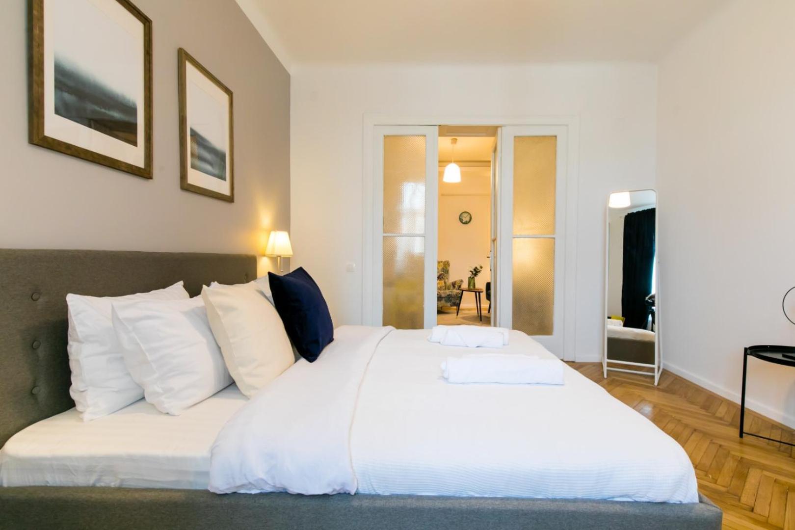 Heart Of The City - Cozy Apartments In Prime Location 布加勒斯特 客房 照片