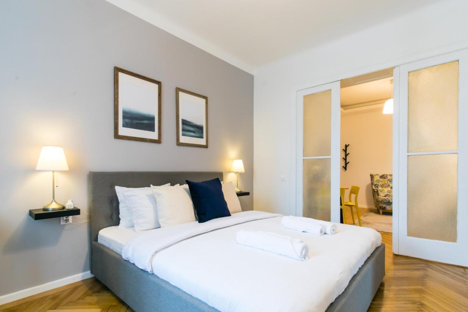 Heart Of The City - Cozy Apartments In Prime Location 布加勒斯特 客房 照片